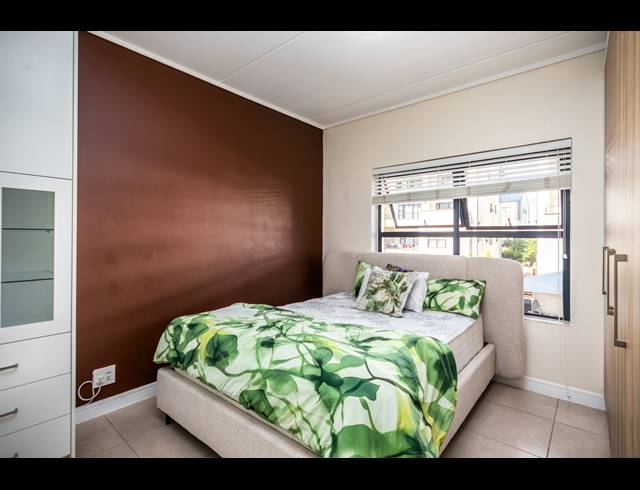 3 BEDROOM APARTMENT FOR SALE IN SANDOWN
